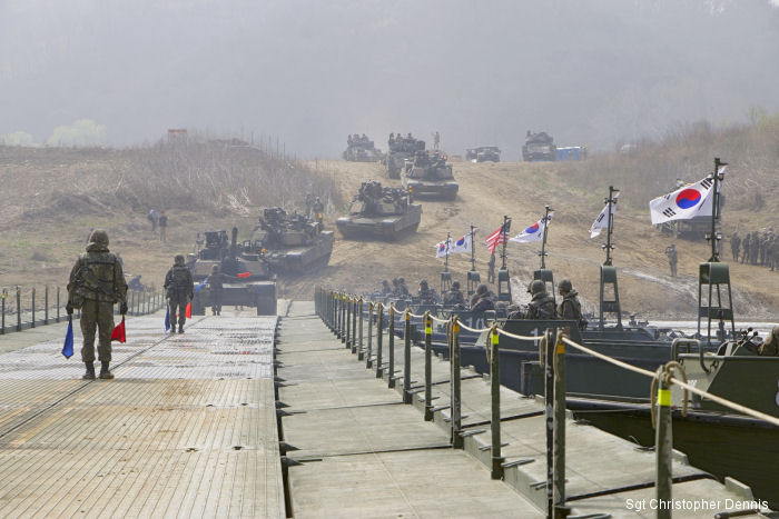 US, South Korea Soldiers Conduct Large-scale River Crossing Exercise
